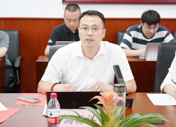 《2025年货车司机从业状况调查报告》发布会暨第十期现代物流与供应链智库论坛在京召开