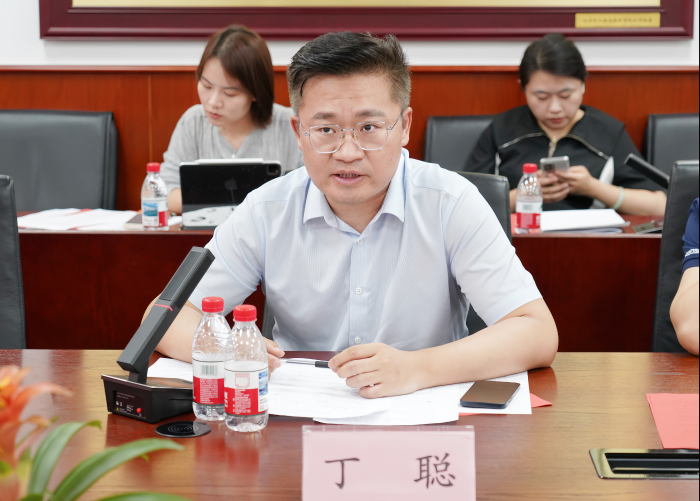 《2025年货车司机从业状况调查报告》发布会暨第十期现代物流与供应链智库论坛在京召开