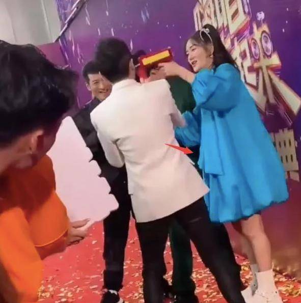 只要不提，没人注意她们有没有生过孩子