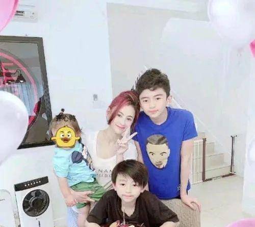 只要不提，没人注意她们有没有生过孩子