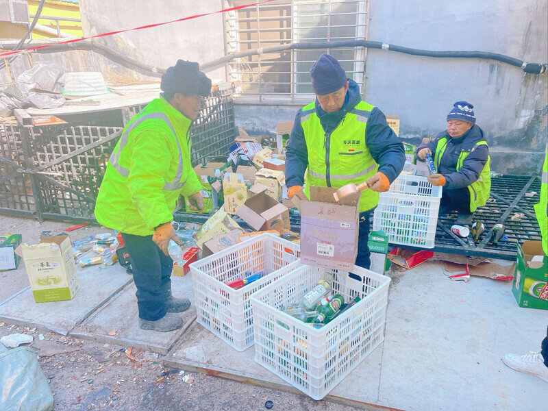 青岛市崂山区王哥庄街道开展商户垃圾分类行动  绘就绿色新篇