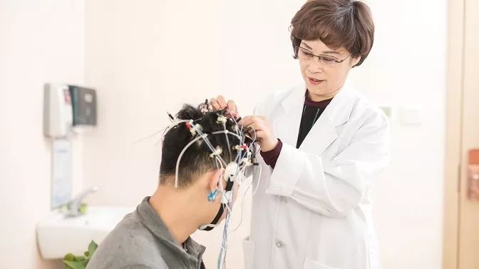 克服自我《当代青年焦虑症自救手册》
